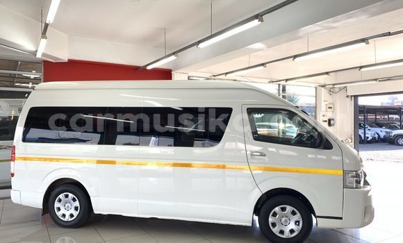 Nunua Ilio tumika Toyota Hiace Nyeupe Gari ndani ya Beitbridge nchini Matabeleland Kusini Nunua Ilio tumika Toyota Hiace Nyeupe Gari ndani ya Beitbridge nchini Matabeleland Kusini