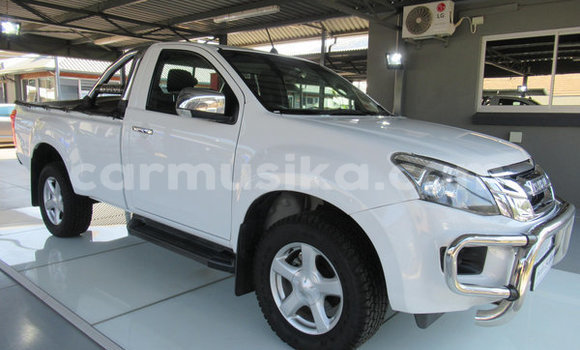 Buy Used Isuzu KB White Car in Beitbridge in Matabeleland South Buy Used Isuzu KB White Car in Beitbridge in Matabeleland South