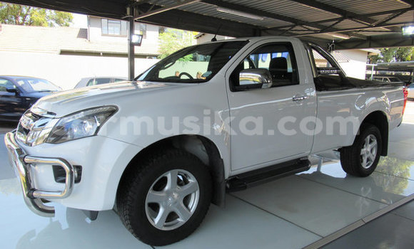 Buy Used Isuzu KB White Car in Beitbridge in Matabeleland South Buy Used Isuzu KB White Car in Beitbridge in Matabeleland South