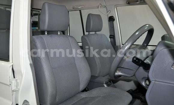 Buy Used Toyota Land Cruiser White Car in Beitbridge in Matabeleland South Buy Used Toyota Land Cruiser White Car in Beitbridge in Matabeleland South