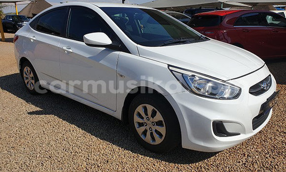 Buy Used Hyundai Accent White Car in Beitbridge in Matabeleland South Buy Used Hyundai Accent White Car in Beitbridge in Matabeleland South