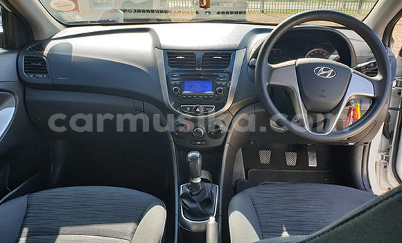 Buy Used Hyundai Accent White Car in Beitbridge in Matabeleland South Buy Used Hyundai Accent White Car in Beitbridge in Matabeleland South