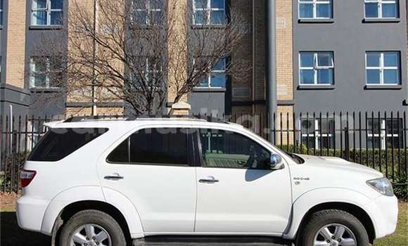 Buy Used Toyota Fortuner White Car in Beitbridge in Matabeleland South Buy Used Toyota Fortuner White Car in Beitbridge in Matabeleland South