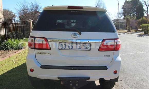 Buy Used Toyota Fortuner White Car in Beitbridge in Matabeleland South Buy Used Toyota Fortuner White Car in Beitbridge in Matabeleland South