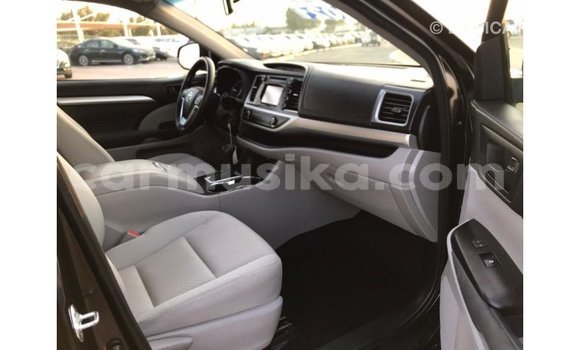 Tenga Imported Toyota Highlander Nhema Mota in Import - Dubai in Harare Tenga Imported Toyota Highlander Nhema Mota in Import - Dubai in Harare