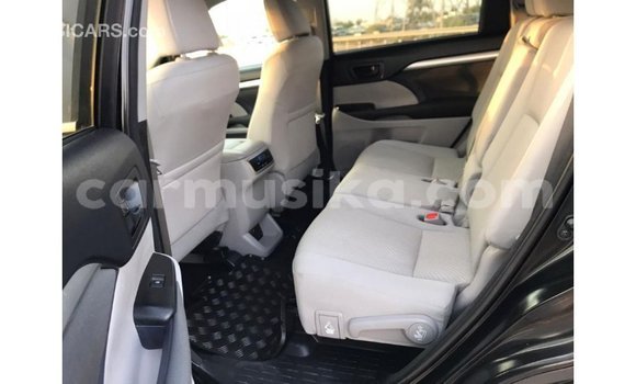 Tenga Imported Toyota Highlander Nhema Mota in Import - Dubai in Harare Tenga Imported Toyota Highlander Nhema Mota in Import - Dubai in Harare