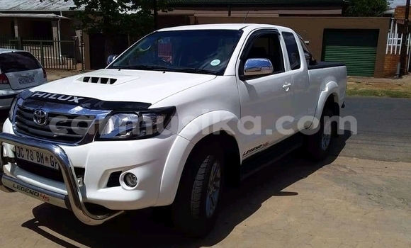 Tenga Tsaru Toyota Hilux Chena Mota in Beitbridge in Matabeleland South Tenga Tsaru Toyota Hilux Chena Mota in Beitbridge in Matabeleland South