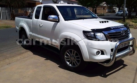 Tenga Tsaru Toyota Hilux Chena Mota in Beitbridge in Matabeleland South Tenga Tsaru Toyota Hilux Chena Mota in Beitbridge in Matabeleland South