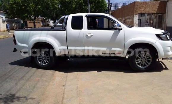 Tenga Tsaru Toyota Hilux Chena Mota in Beitbridge in Matabeleland South Tenga Tsaru Toyota Hilux Chena Mota in Beitbridge in Matabeleland South