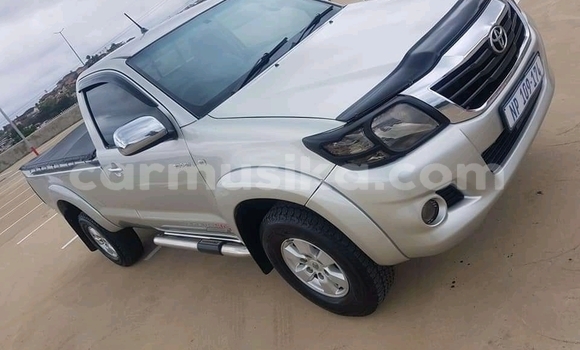 Nunua Ilio tumika Toyota Hilux Fedha Gari ndani ya Beitbridge nchini Matabeleland Kusini Nunua Ilio tumika Toyota Hilux Fedha Gari ndani ya Beitbridge nchini Matabeleland Kusini