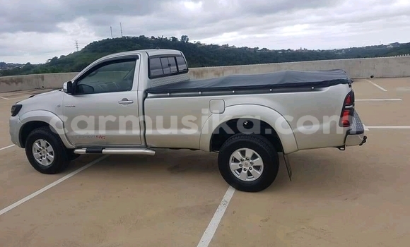Nunua Ilio tumika Toyota Hilux Fedha Gari ndani ya Beitbridge nchini Matabeleland Kusini Nunua Ilio tumika Toyota Hilux Fedha Gari ndani ya Beitbridge nchini Matabeleland Kusini