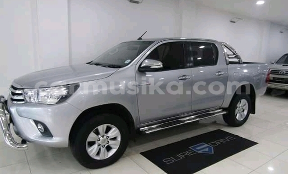Buy Used Toyota Hilux Silver Car in Beitbridge in Matabeleland South Buy Used Toyota Hilux Silver Car in Beitbridge in Matabeleland South