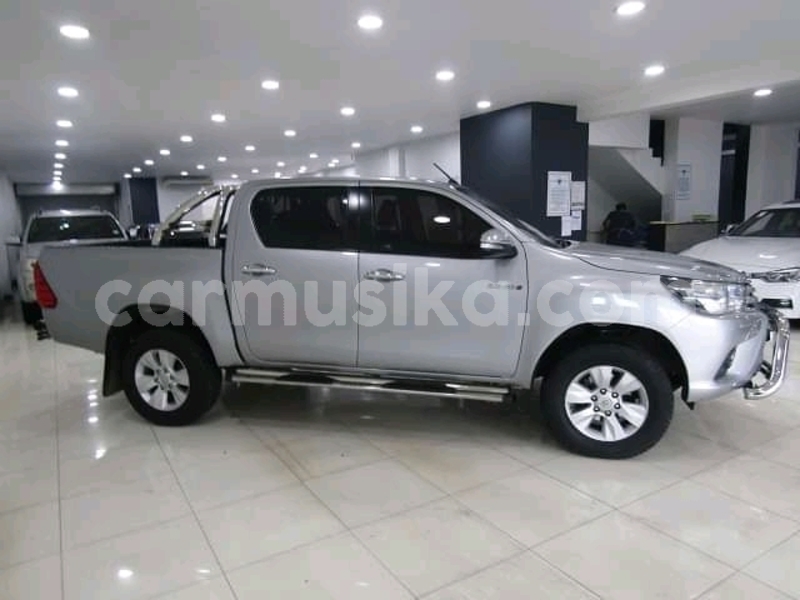 Big with watermark toyota hilux matabeleland south beitbridge 9792