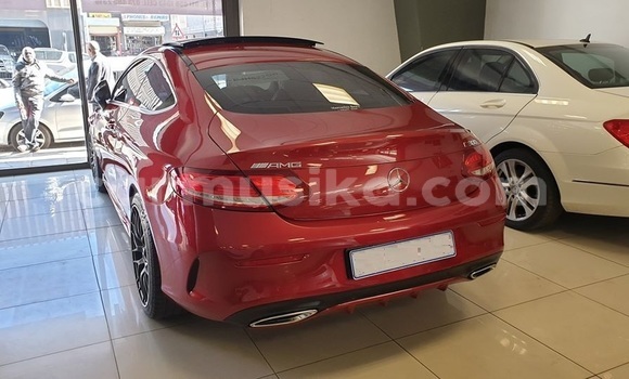 Acheter Occasion Voiture Mercedes‒Benz C–Class Rouge à Beitbridge, Matabeleland South Acheter Occasion Voiture Mercedes‒Benz C–Class Rouge à Beitbridge, Matabeleland South