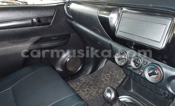 Tenga Tsaru Toyota Hilux Chena Mota in Beitbridge in Matabeleland South Tenga Tsaru Toyota Hilux Chena Mota in Beitbridge in Matabeleland South