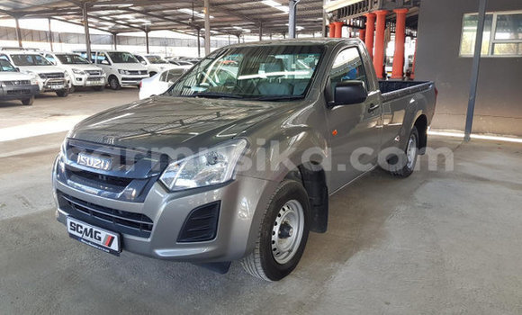 Nunua Ilio tumika Isuzu KB Beige Gari ndani ya Beitbridge nchini Matabeleland Kusini Nunua Ilio tumika Isuzu KB Beige Gari ndani ya Beitbridge nchini Matabeleland Kusini