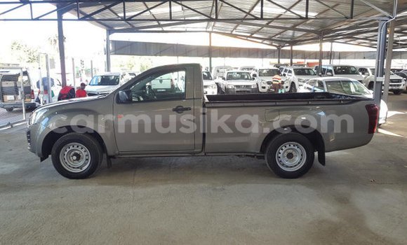 Nunua Ilio tumika Isuzu KB Beige Gari ndani ya Beitbridge nchini Matabeleland Kusini Nunua Ilio tumika Isuzu KB Beige Gari ndani ya Beitbridge nchini Matabeleland Kusini