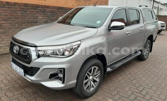 Nunua Ilio tumika Toyota Hilux Beige Gari ndani ya Beitbridge nchini Matabeleland Kusini Nunua Ilio tumika Toyota Hilux Beige Gari ndani ya Beitbridge nchini Matabeleland Kusini