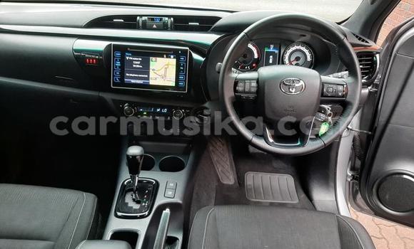 Nunua Ilio tumika Toyota Hilux Beige Gari ndani ya Beitbridge nchini Matabeleland Kusini Nunua Ilio tumika Toyota Hilux Beige Gari ndani ya Beitbridge nchini Matabeleland Kusini