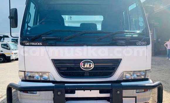 Acheter Occasion Voiture Nissan Hardbody Blanc à Beitbridge, Matabeleland South Acheter Occasion Voiture Nissan Hardbody Blanc à Beitbridge, Matabeleland South