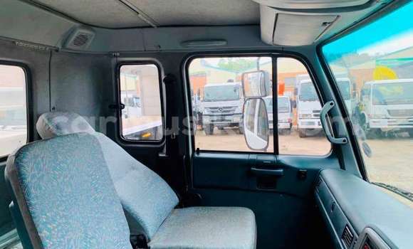 Acheter Occasion Voiture Nissan Hardbody Blanc à Beitbridge, Matabeleland South Acheter Occasion Voiture Nissan Hardbody Blanc à Beitbridge, Matabeleland South