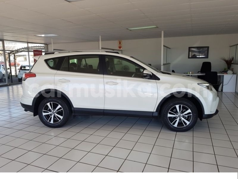 Big with watermark toyota rav4 matabeleland south beitbridge 9822