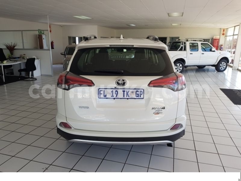 Big with watermark toyota rav4 matabeleland south beitbridge 9822