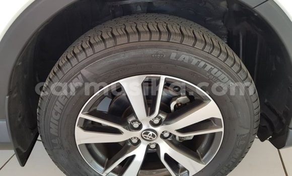 Acheter Occasion Voiture Toyota RAV4 Blanc à Beitbridge, Matabeleland South Acheter Occasion Voiture Toyota RAV4 Blanc à Beitbridge, Matabeleland South