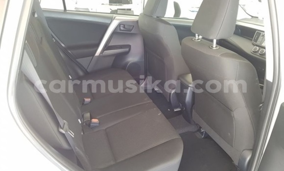 Acheter Occasion Voiture Toyota RAV4 Blanc à Beitbridge, Matabeleland South Acheter Occasion Voiture Toyota RAV4 Blanc à Beitbridge, Matabeleland South