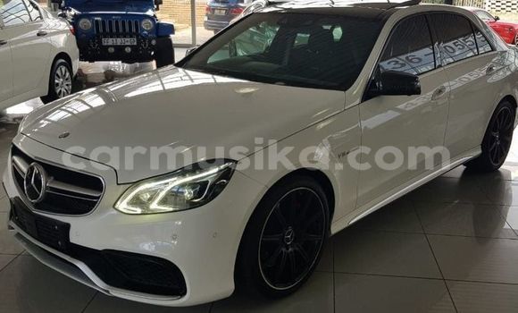 Acheter Occasion Voiture Mercedes‒Benz C-klasse AMG Blanc à Beitbridge, Matabeleland South Acheter Occasion Voiture Mercedes‒Benz C-klasse AMG Blanc à Beitbridge, Matabeleland South