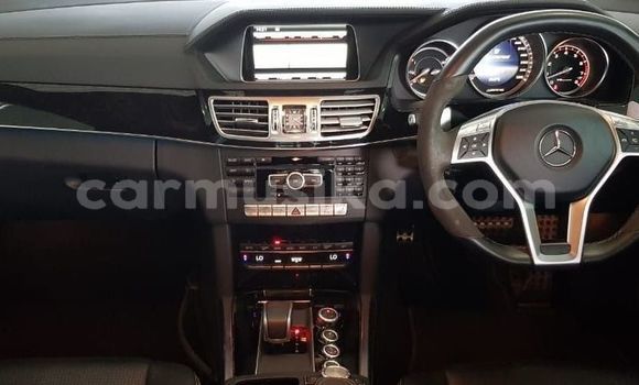 Acheter Occasion Voiture Mercedes‒Benz C-klasse AMG Blanc à Beitbridge, Matabeleland South Acheter Occasion Voiture Mercedes‒Benz C-klasse AMG Blanc à Beitbridge, Matabeleland South