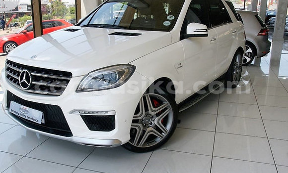 Buy Used Mercedes‒Benz ML–Class White Car in Beitbridge in Matabeleland South Buy Used Mercedes‒Benz ML–Class White Car in Beitbridge in Matabeleland South