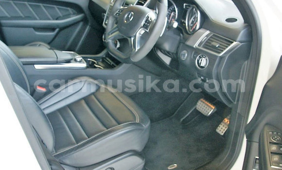 Buy Used Mercedes‒Benz ML–Class White Car in Beitbridge in Matabeleland South Buy Used Mercedes‒Benz ML–Class White Car in Beitbridge in Matabeleland South