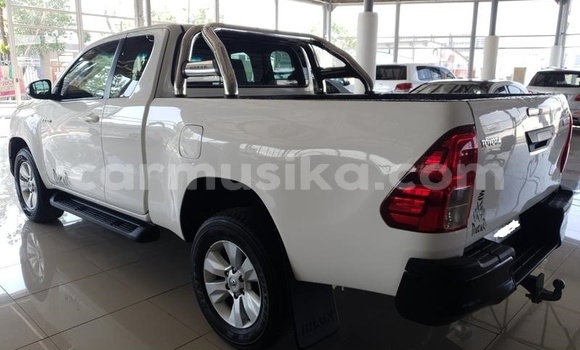 Acheter Occasion Voiture Toyota Hilux Blanc à Bulawayo, Bulawayo Acheter Occasion Voiture Toyota Hilux Blanc à Bulawayo, Bulawayo