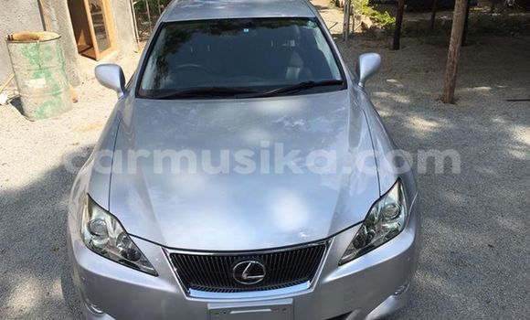 Nunua Imported Lexus IS Fedha Gari ndani ya Harare nchini Harare