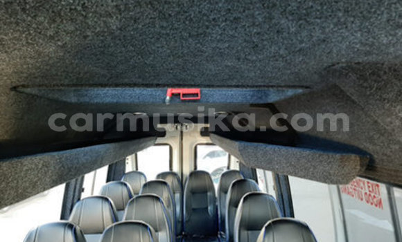 Buy Used IVECO Massif White Car in Beitbridge in Matabeleland South Buy Used IVECO Massif White Car in Beitbridge in Matabeleland South