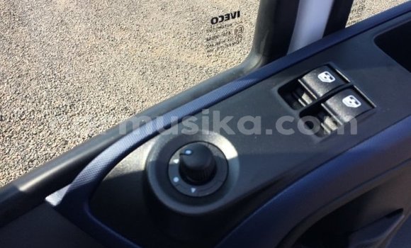 Buy Used IVECO Massif White Car in Beitbridge in Matabeleland South Buy Used IVECO Massif White Car in Beitbridge in Matabeleland South