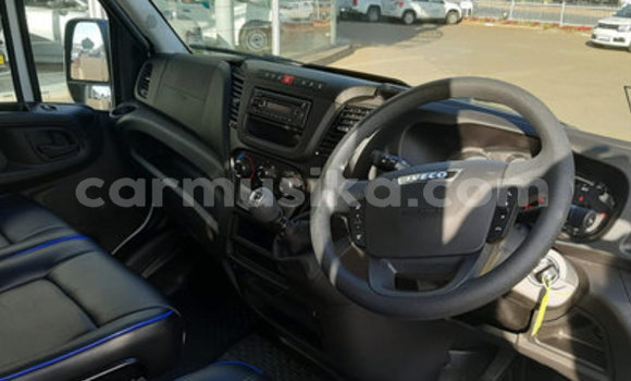 Buy Used IVECO Massif White Car in Beitbridge in Matabeleland South Buy Used IVECO Massif White Car in Beitbridge in Matabeleland South