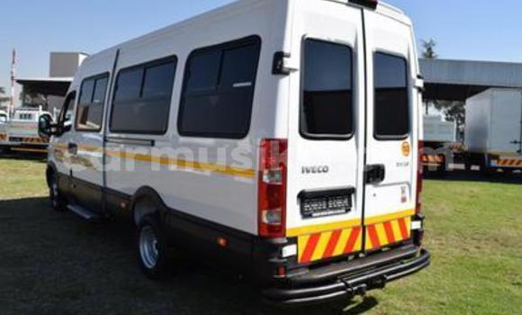 Buy Used IVECO Massif White Car in Beitbridge in Matabeleland South Buy Used IVECO Massif White Car in Beitbridge in Matabeleland South