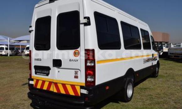 Buy Used IVECO Massif White Car in Beitbridge in Matabeleland South Buy Used IVECO Massif White Car in Beitbridge in Matabeleland South