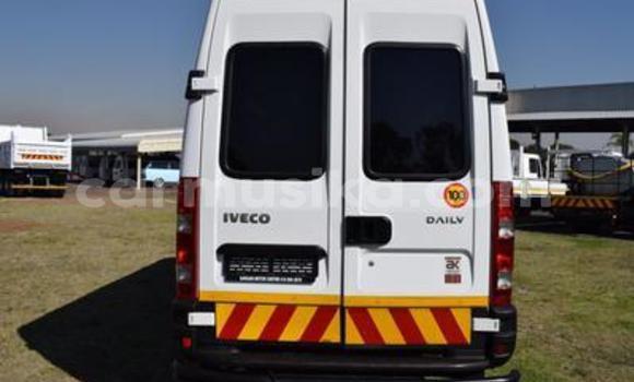 Buy Used IVECO Massif White Car in Beitbridge in Matabeleland South Buy Used IVECO Massif White Car in Beitbridge in Matabeleland South