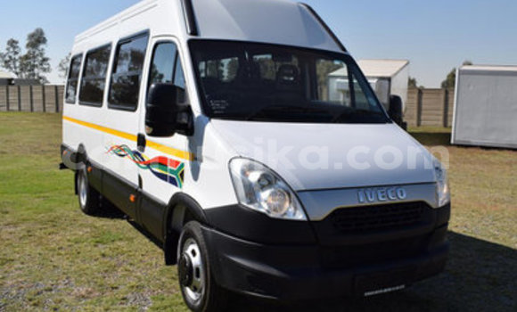 Buy Used IVECO Massif White Car in Beitbridge in Matabeleland South Buy Used IVECO Massif White Car in Beitbridge in Matabeleland South