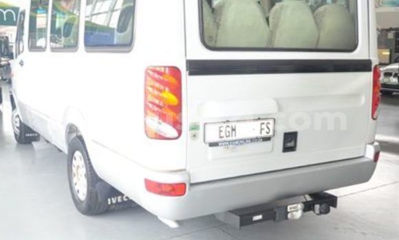 Buy Used IVECO Massif White Car in Beitbridge in Matabeleland South Buy Used IVECO Massif White Car in Beitbridge in Matabeleland South