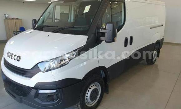 Nunua Ilio tumika IVECO Massif Nyeupe Gari ndani ya Beitbridge nchini Matabeleland Kusini Nunua Ilio tumika IVECO Massif Nyeupe Gari ndani ya Beitbridge nchini Matabeleland Kusini