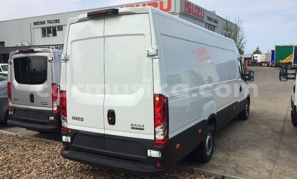 Acheter Occasion Voiture IVECO Massif Blanc à Beitbridge, Matabeleland South Acheter Occasion Voiture IVECO Massif Blanc à Beitbridge, Matabeleland South