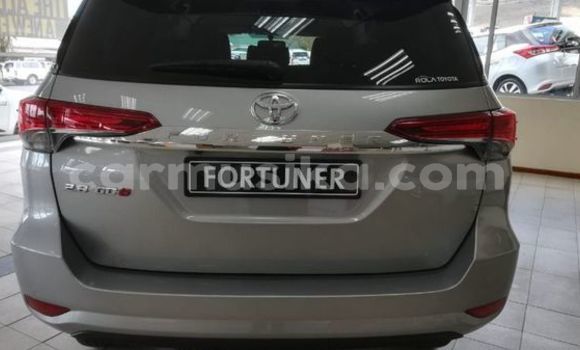 Tenga Tsaru Toyota Fortuner Sirivha Mota in Beitbridge in Matabeleland South Tenga Tsaru Toyota Fortuner Sirivha Mota in Beitbridge in Matabeleland South
