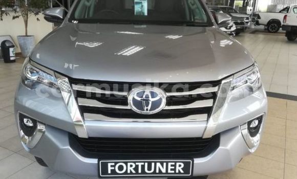 Tenga Tsaru Toyota Fortuner Sirivha Mota in Beitbridge in Matabeleland South Tenga Tsaru Toyota Fortuner Sirivha Mota in Beitbridge in Matabeleland South