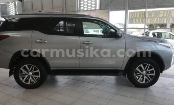 Tenga Tsaru Toyota Fortuner Sirivha Mota in Beitbridge in Matabeleland South Tenga Tsaru Toyota Fortuner Sirivha Mota in Beitbridge in Matabeleland South