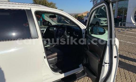 Nunua Ilio tumika Toyota Fortuner Nyeupe Gari ndani ya Beitbridge nchini Matabeleland Kusini Nunua Ilio tumika Toyota Fortuner Nyeupe Gari ndani ya Beitbridge nchini Matabeleland Kusini