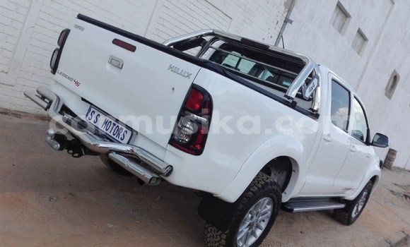 Acheter Occasion Voiture Toyota Hilux Blanc à Beitbridge, Matabeleland South Acheter Occasion Voiture Toyota Hilux Blanc à Beitbridge, Matabeleland South